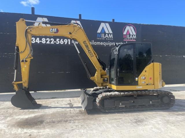 Excavators - Mini (up to 12,000 lbs)