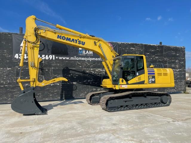 2022 Komatsu PC210LC-11 w/ Hydraulic Thumb